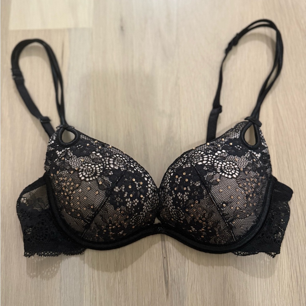 Victoria’s Secret embellished lace push up bra